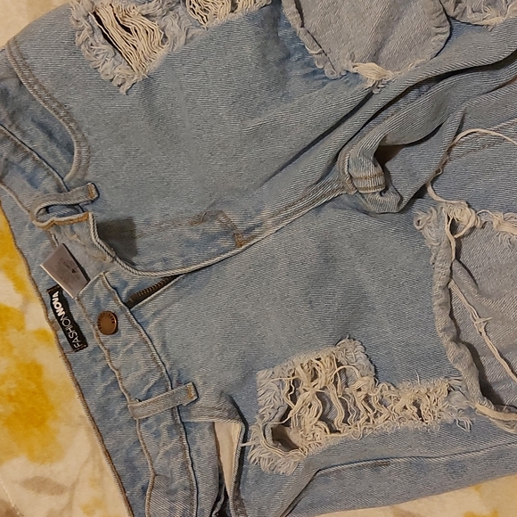 Light wash, mom jeans, size 3 - Picture 2 of 3